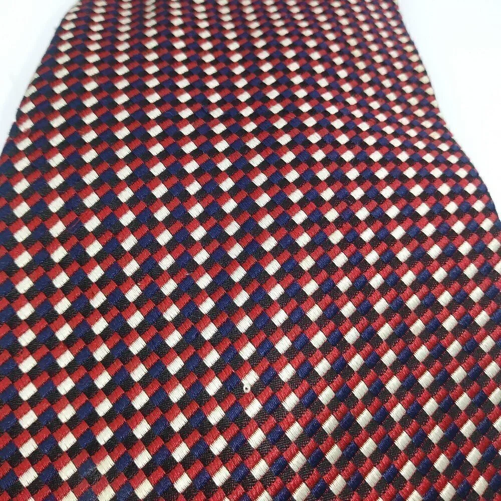 Roundtree & Yorke Tie